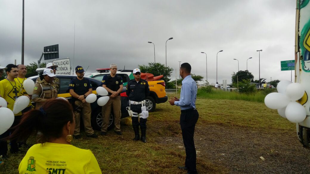 Comando educativo alerta condutores sobre número de óbitos no trânsito - SMTT Aracaju